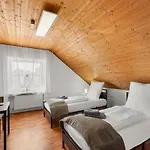 Lemon 5 Fuer Gruppen Und Teams - Ideal Fuer Monteure - Grosse Mit 2 Baedern *